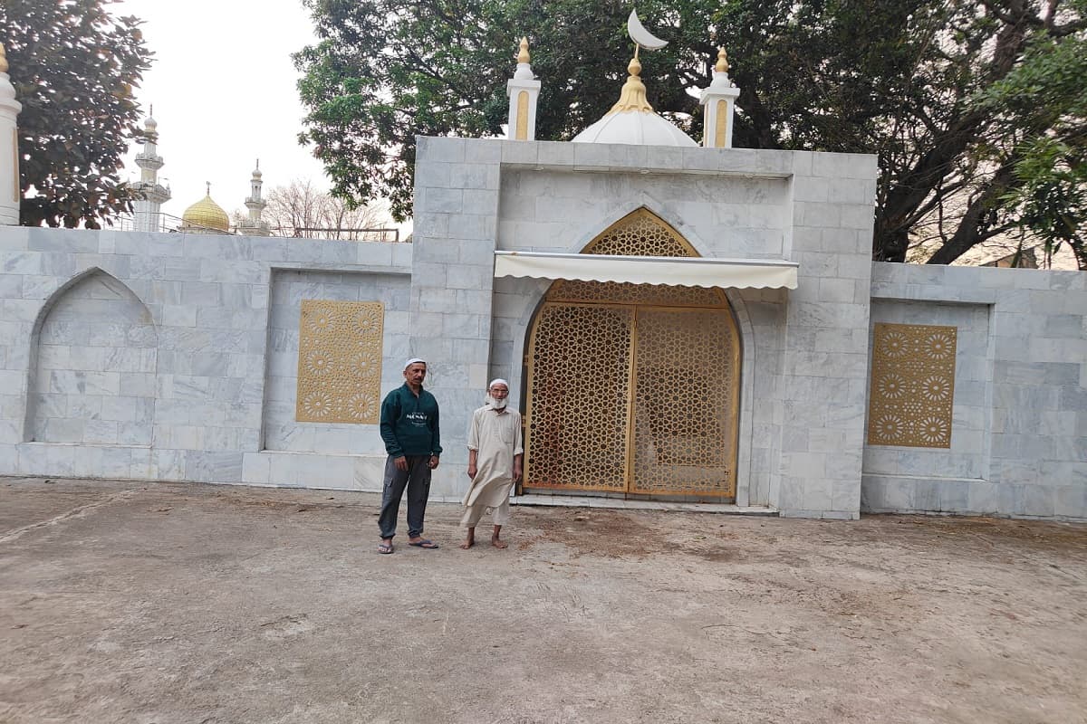 Eid Ul Fitr 2026: ईद के लिए सज गईं रांची की मस्जिदें, शनिवार सुबह 9.15 पढ़ी जाएगी नमाज