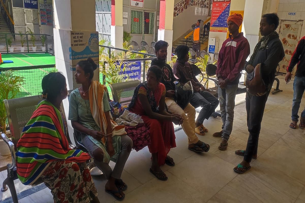 गुमला के रायडीह में ऑटो पलटने से महिला की मौत, तीन घायल