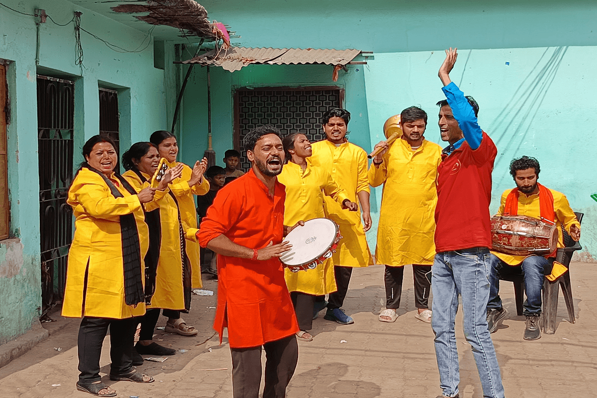 हजारीबाग में तरंग ग्रुप की अनोखी पहल, नशामुक्त रामनवमी मनाने के लिए नुक्कड़ नाटक