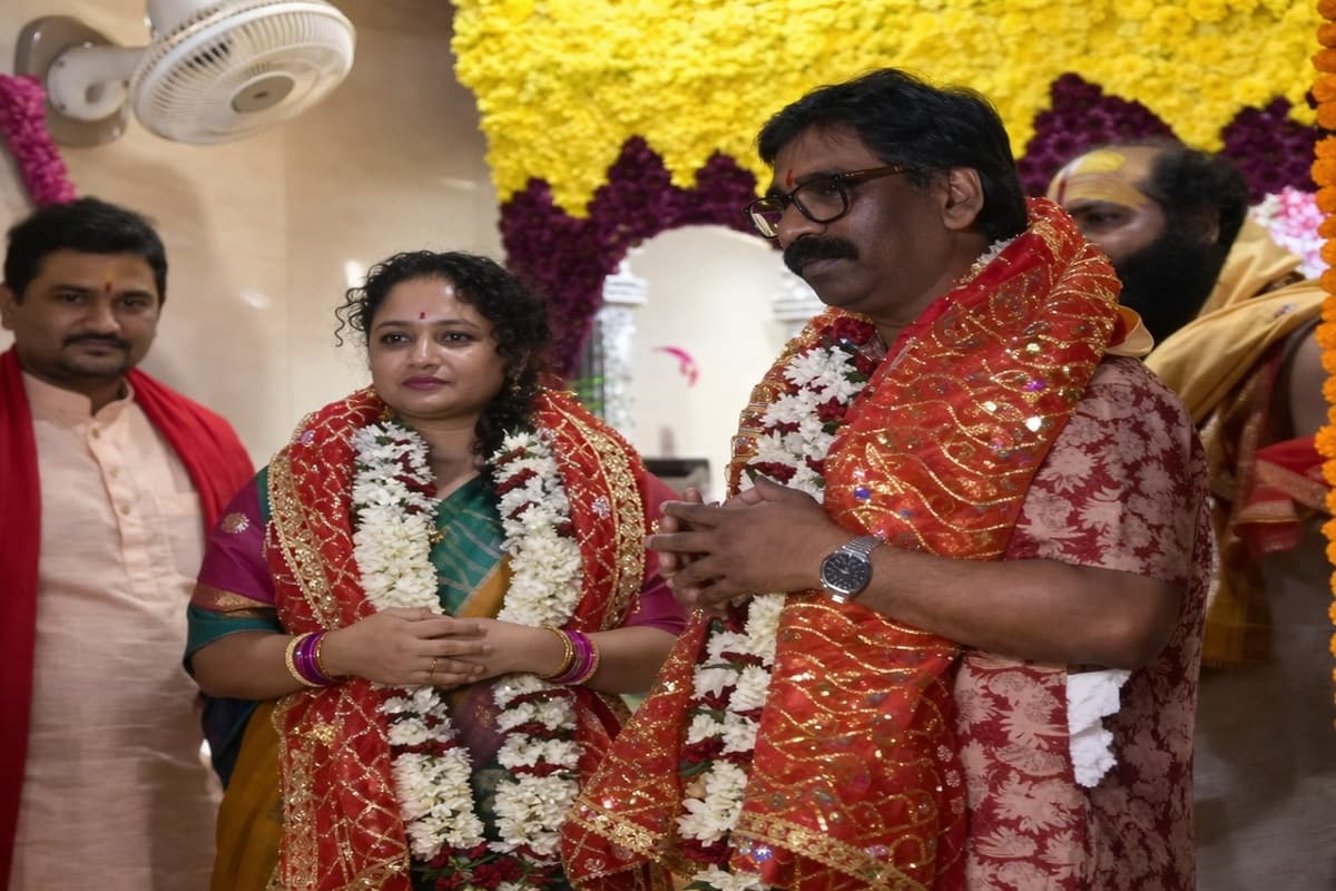 रामनवमी पर रांची के तपोवन राम मंदिर पहुंचे सीएम हेमंत और कल्पना सोरेन, पूजा-अर्चना की