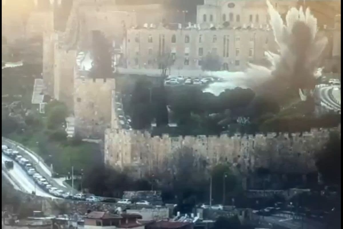 इजरायल का आरोप: सनकी ईरान का यरुशलम पर हमला, ईद के दिन अल-अक्सा मस्जिद के पास गिरी मिसाइल