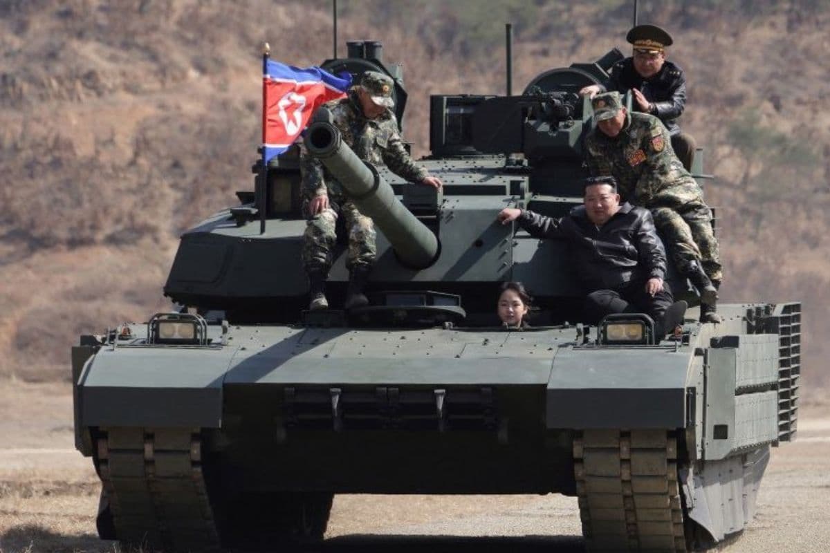 चुनाव जीतने के बाद बेटी के साथ टैंक की सवारी, किम जोंग तैयार कर रहे उत्तर कोरिया का भविष्य!