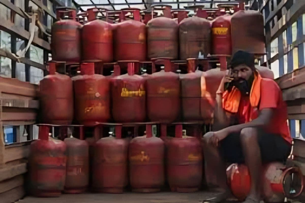 LPG गैस बुकिंग के बदले नियम, अब 45 नहीं इतने दिनों में मिलेगा दूसरा सिलेंडर
