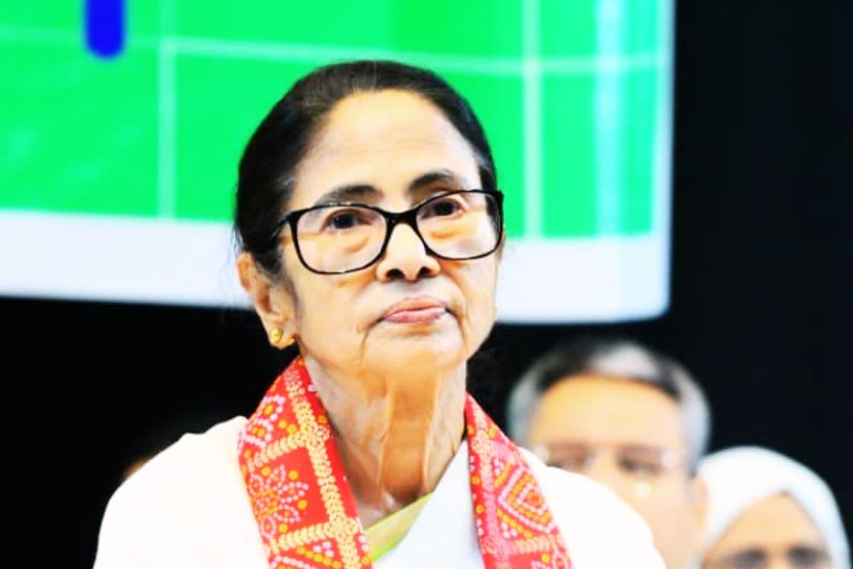 ममता बनर्जी संभाल रहीं थीं 23 पद, बंगाल चुनाव से पहले सभी पदों से दिया इस्तीफा