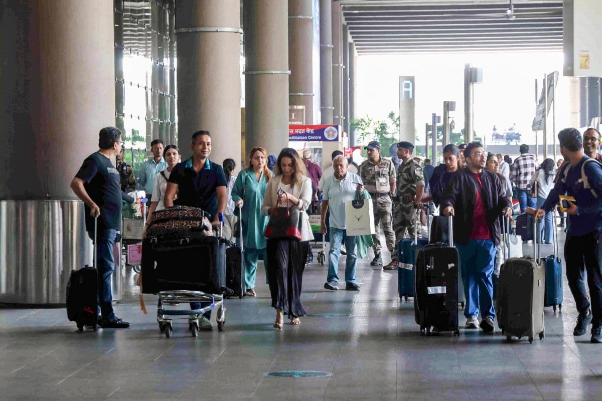 भारतीय दूतावास का बड़ा कदम, तेहरान से भारतीय छात्रों को सुरक्षित निकाला