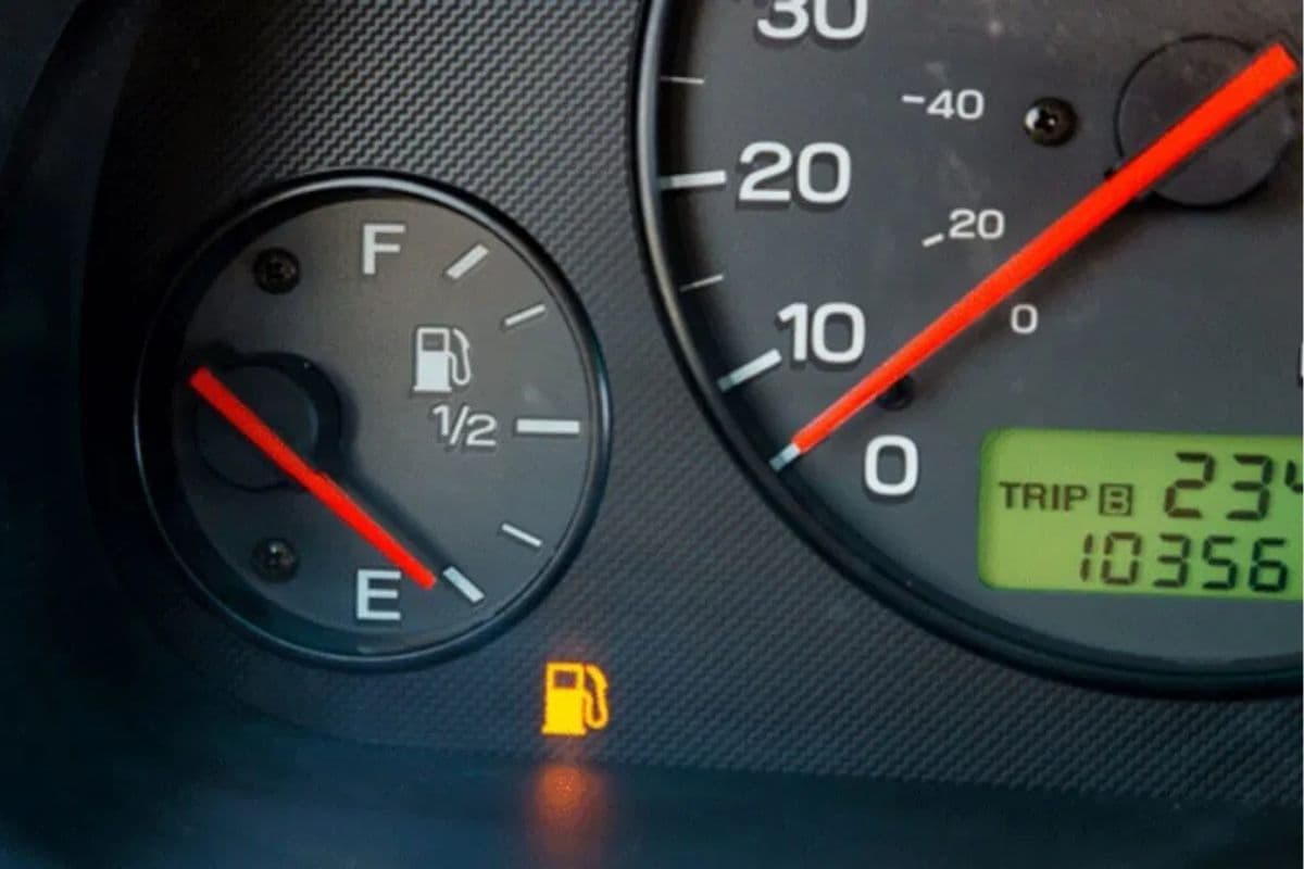 माइलेज क्या है और इसे रोजाना ड्राइव में कैसे बढ़ाएं? जान लें असरदार तरीके