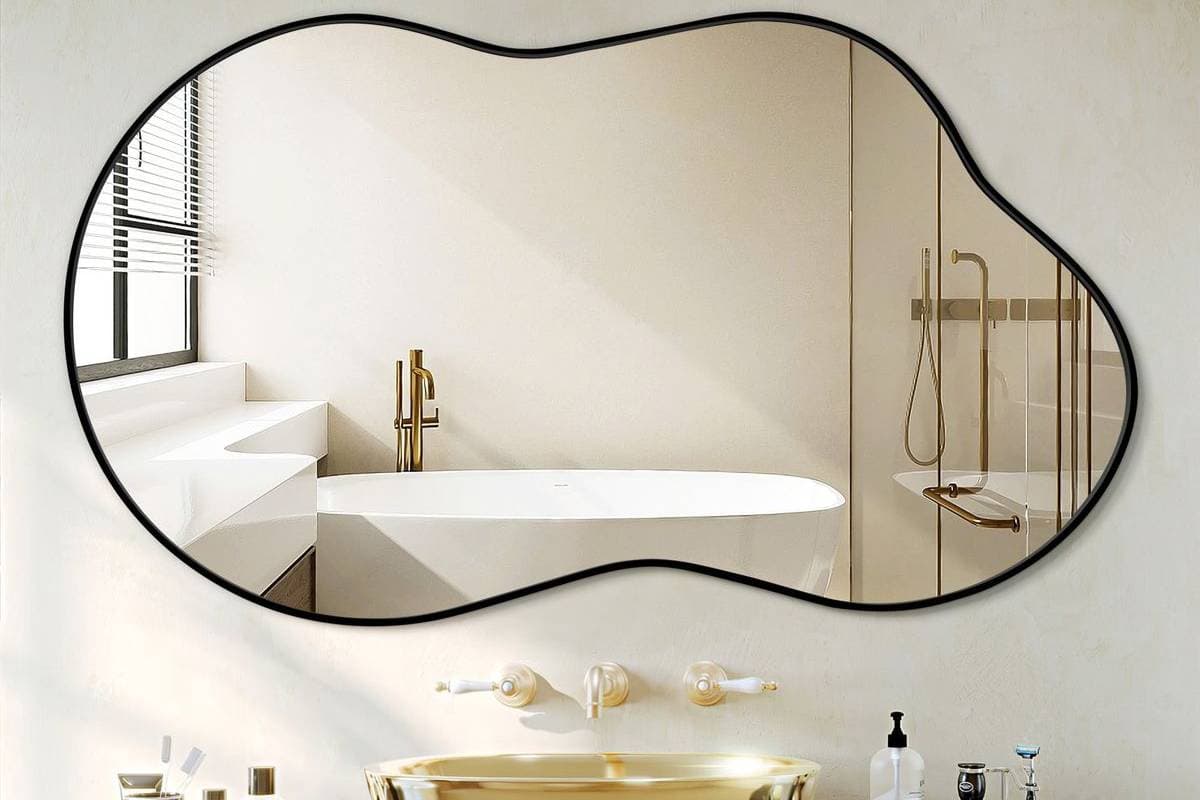 4 अनोखे मिरर डिजाइन्स जो आपके बाथरूम को बना देंगे लक्जरी स्पेस