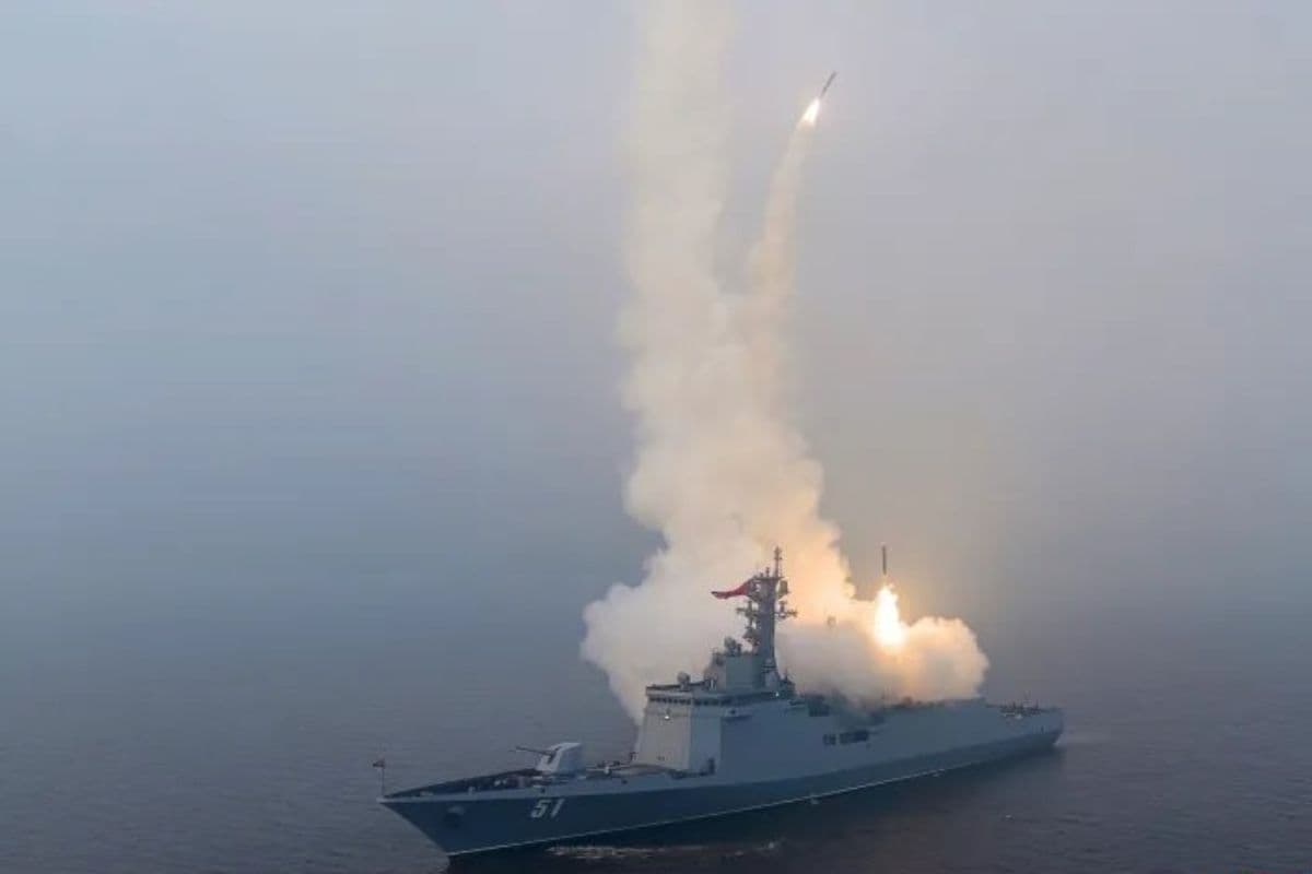 मिडिल ईस्ट में जंग के बीच नॉर्थ कोरिया का शक्ति प्रदर्शन, किम जोंग उन ने दागीं मिसाइलें