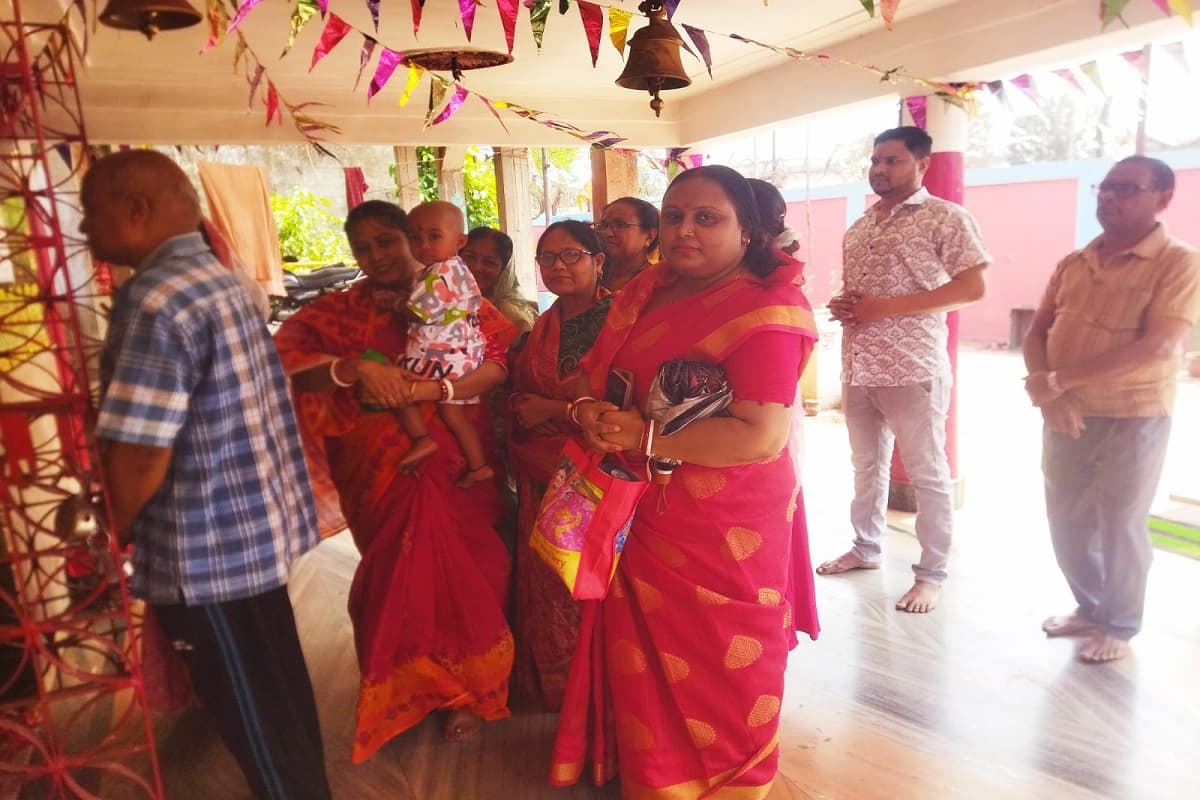 मां काली के जयकारों से गूंज उठा नोवामुंडी थाना, चैत्र अमावस्या पर सैकड़ों भक्तों ने लिया महाप्रसाद