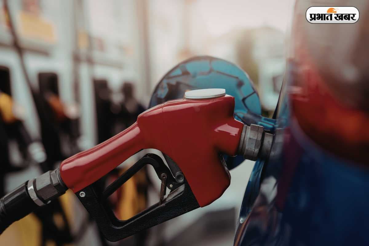 पाकिस्तान में पेट्रोल ₹336 और डीजल ₹321 के पार, एक झटके में ₹55 की ऐतिहासिक बढ़ोतरी