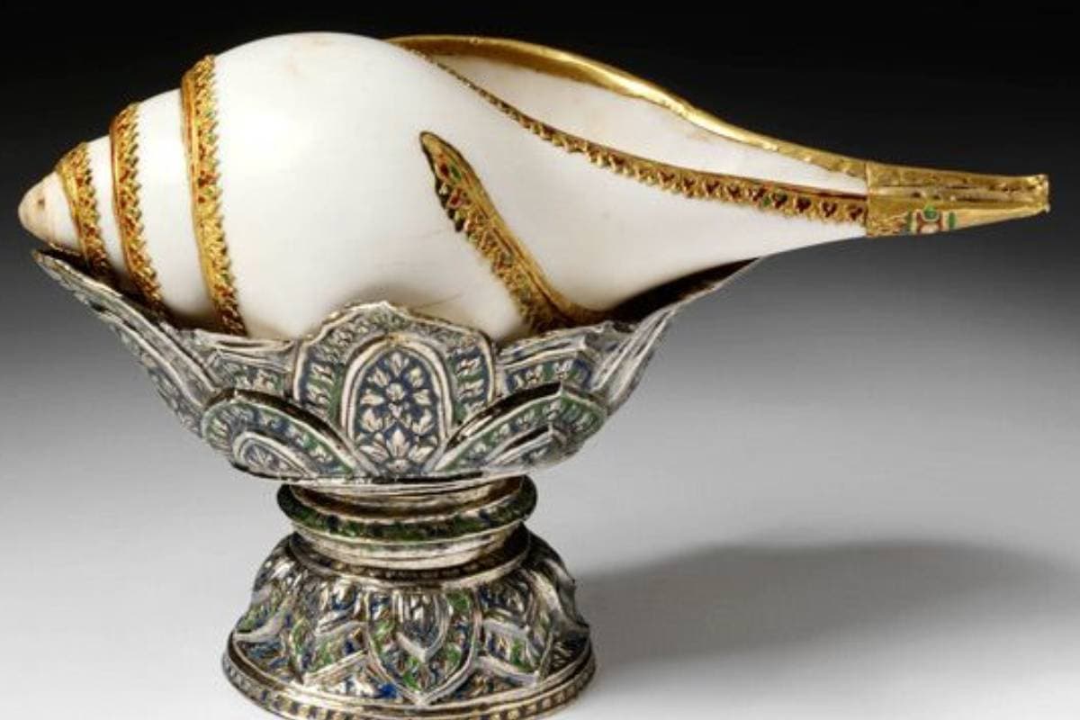 वास्तु एक्सपर्ट डॉ. जय मदान से जानें शंख रखने के खास नियम और उपाय