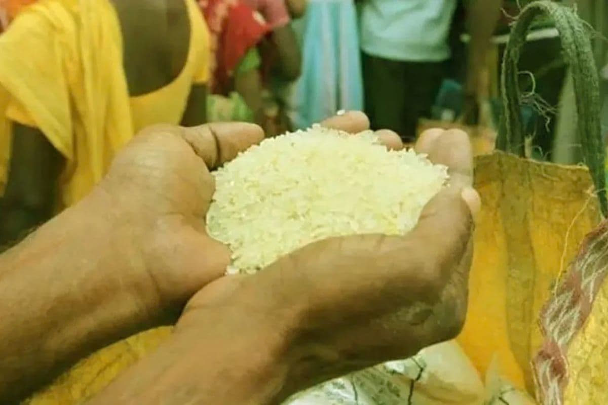 सरकारी राशन मिलने में हो रही है धांधली? अब घर बैठे करें अधिकारियों से शिकायत, जानें पूरा तरीका