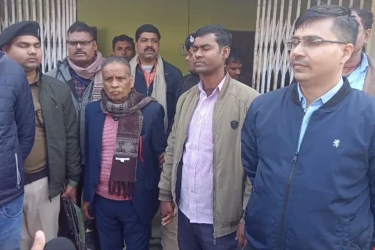 दाखिल-खारिज के नाम पर मांगे थे 20 हजार, 6500 लेते रंगे हाथ धराए अफसर, गिरी गाज