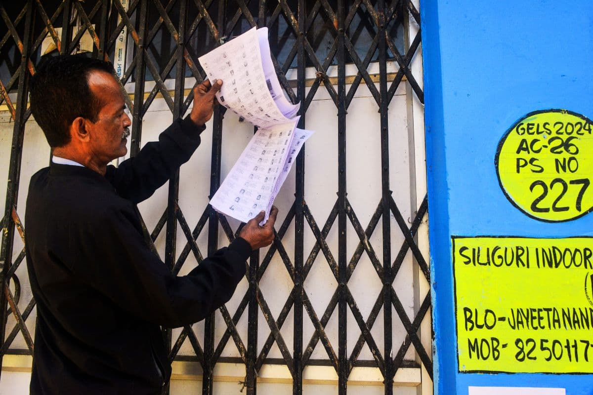 एसआईआर : बंगाल में 60 लाख से अधिक संदिग्ध मतदाता, लीगल ऑफिसर्स को सौंपी गयी लिस्ट