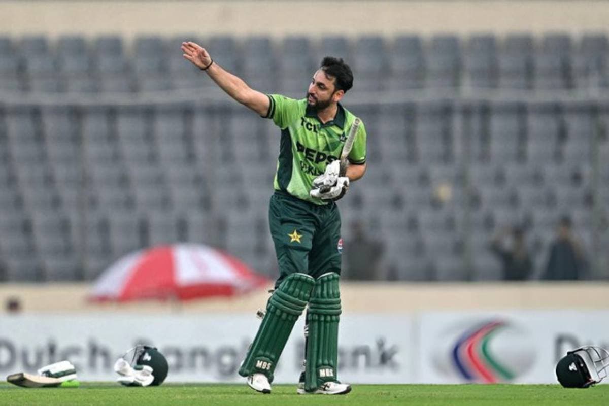 मैच में बवाल, गेंद उठाकर देना पड़ा महंगा, रन आउट के बाद आगबबूला हुए सलमान आगा