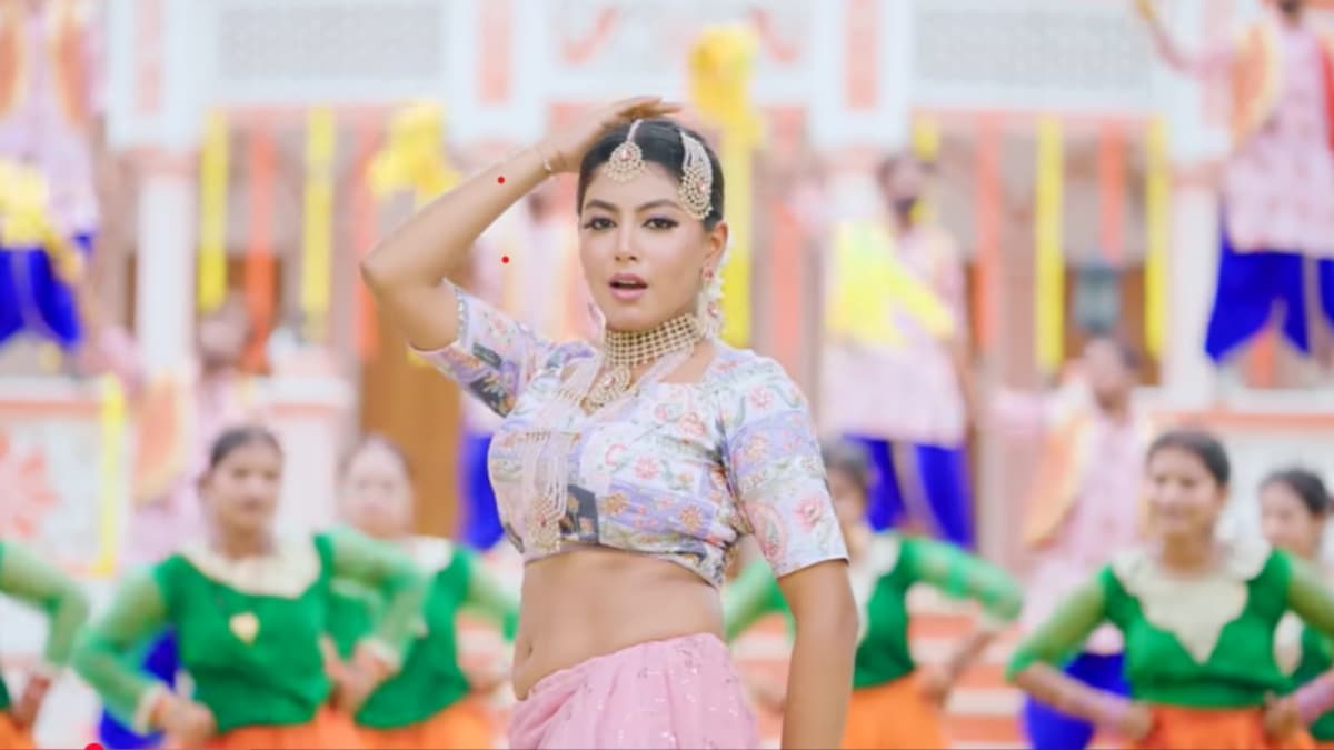 माही श्रीवास्तव के डांस और एक्सप्रेशन ने मचाई धूम, शिवानी सिंह की आवाज का चला जादू