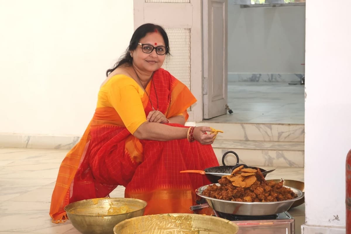 चैती छठ कर रहीं सिमडेगा की डीसी कंचन सिंह, नहाय-खाय के साथ व्रत शुरू