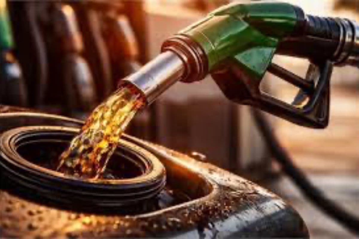 श्रीलंका में 25% महंगा हुआ पेट्रोल-डीजल, एक हफ्ते में दूसरी बार बढ़े तेल के दाम