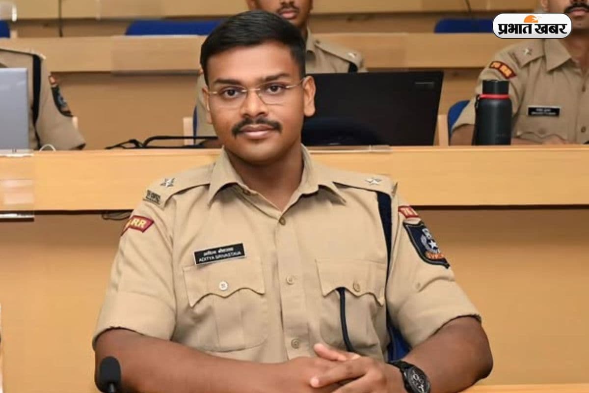 लिखित परीक्षा में Topper शक्ति दुबे से आगे आदित्य श्रीवास्तव, IPS से बने IAS