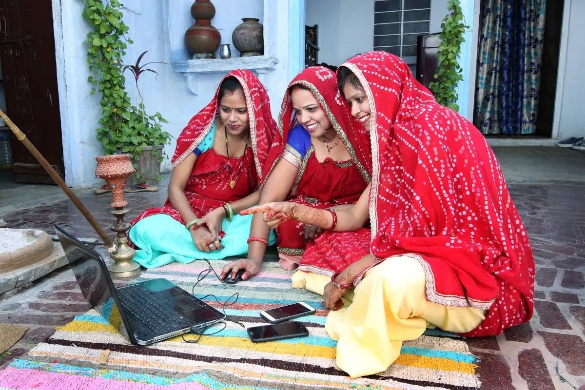 क्या है बीसी सखी योजना और कैसे घर बैठे हो रही है इसमें बंपर कमाई