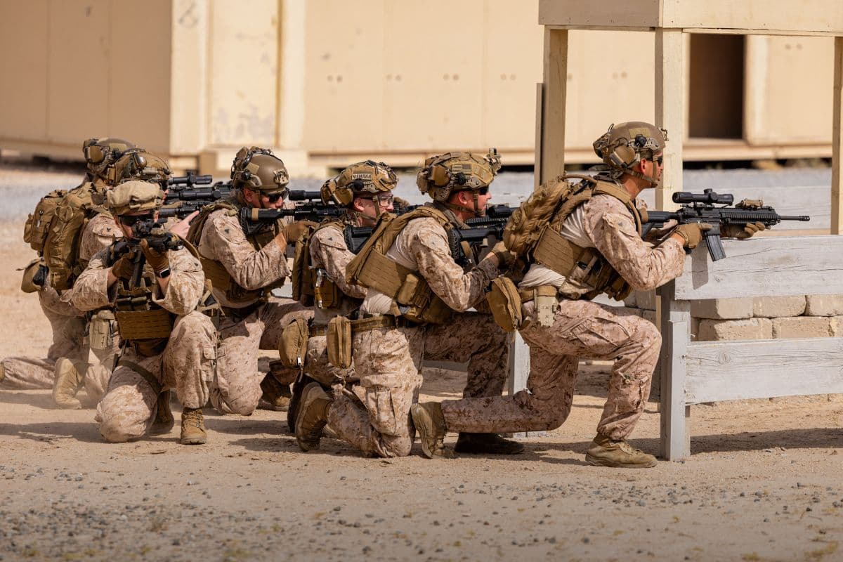 ईरान की घेराबंदी तोड़ने मिडिल ईस्ट पहुंचे 3500 अमेरिकी मरीन; शहरी जंग में माहिर है ’24th MEU’ फोर्स
