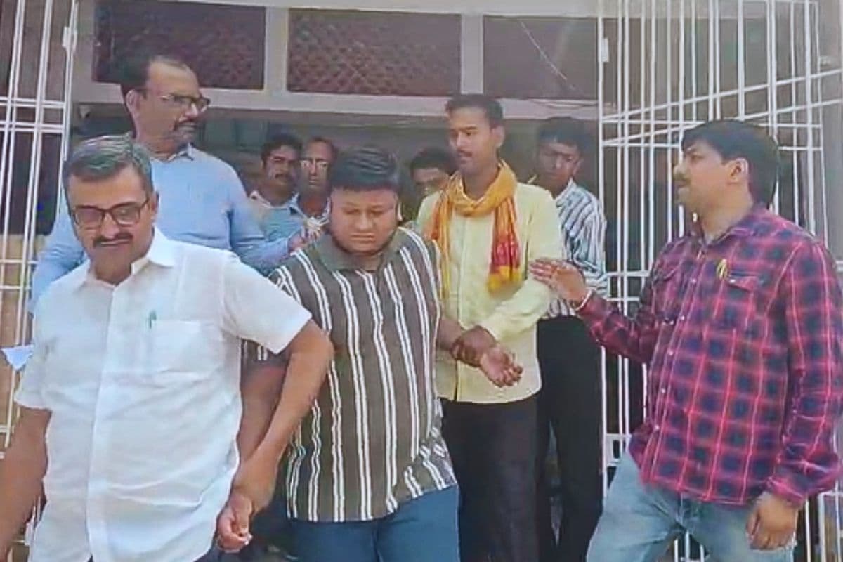 भागलपुर में घूसखोरी का भंडाफोड़, SDM ऑफिस के दो कर्मचारी 70 हजार लेते रंगे हाथ गिरफ्तार