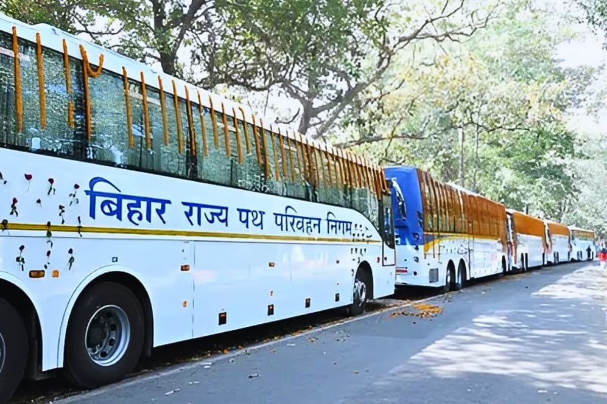 होली के बाद दिल्ली जाने वाली ट्रेनें फुल, बिहार सरकार ने चलाई बसें, जानिए कितना है किराया