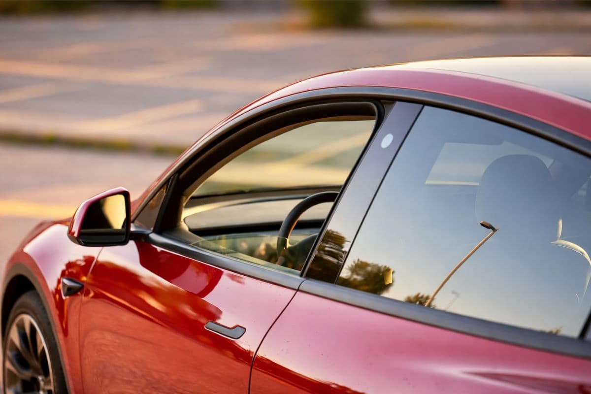 कार में एसी से ज्यादा तेल जलाती है खुली खिड़की, यहां समझें इसकी पूरी साइंस