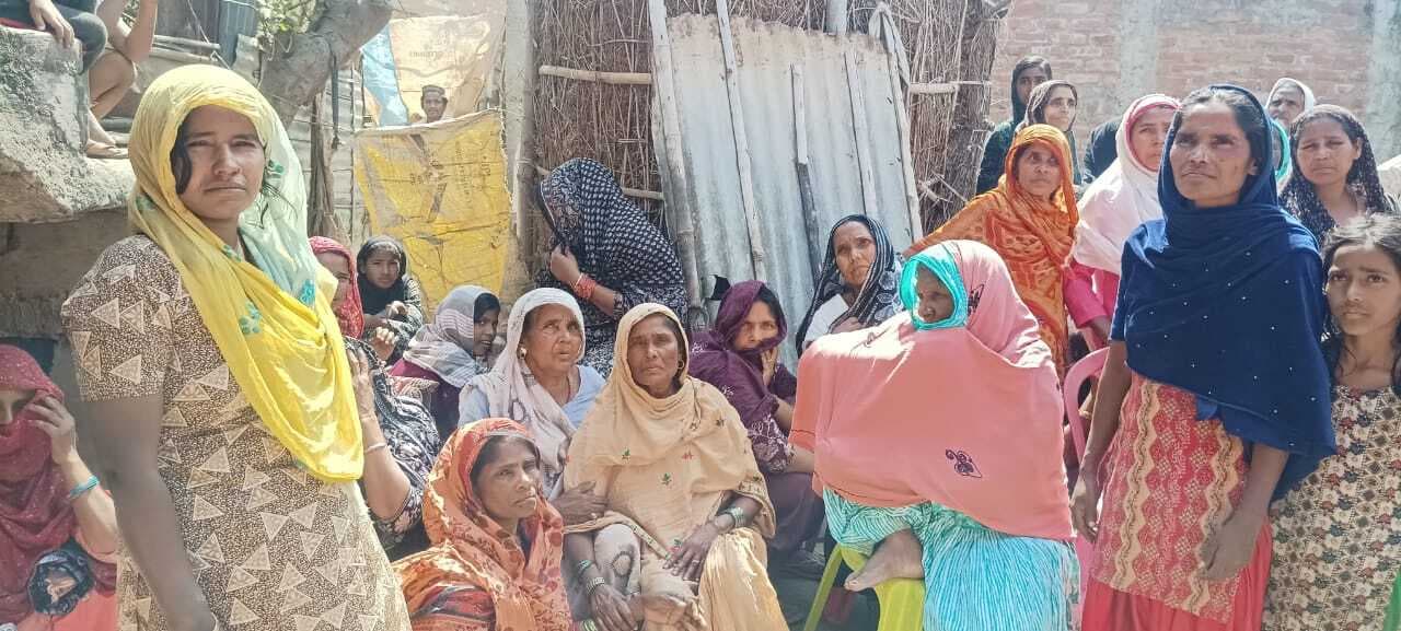 सड़क हादसे में शिकार अधेड़ का शव गांव पहुंचते ही मची चित्कार