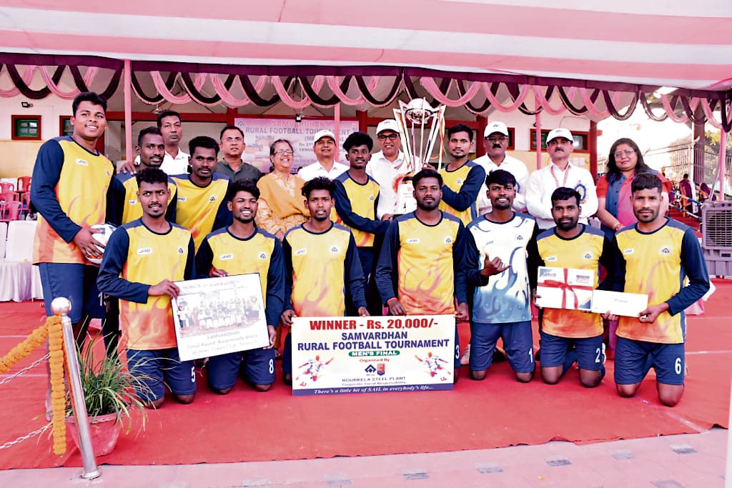 Rourkela News: कुआरमुंडा का ग्रीन क्लब बना संवर्धन ग्रामीण फुटबॉल प्रतियोगिता का चैंपियन
