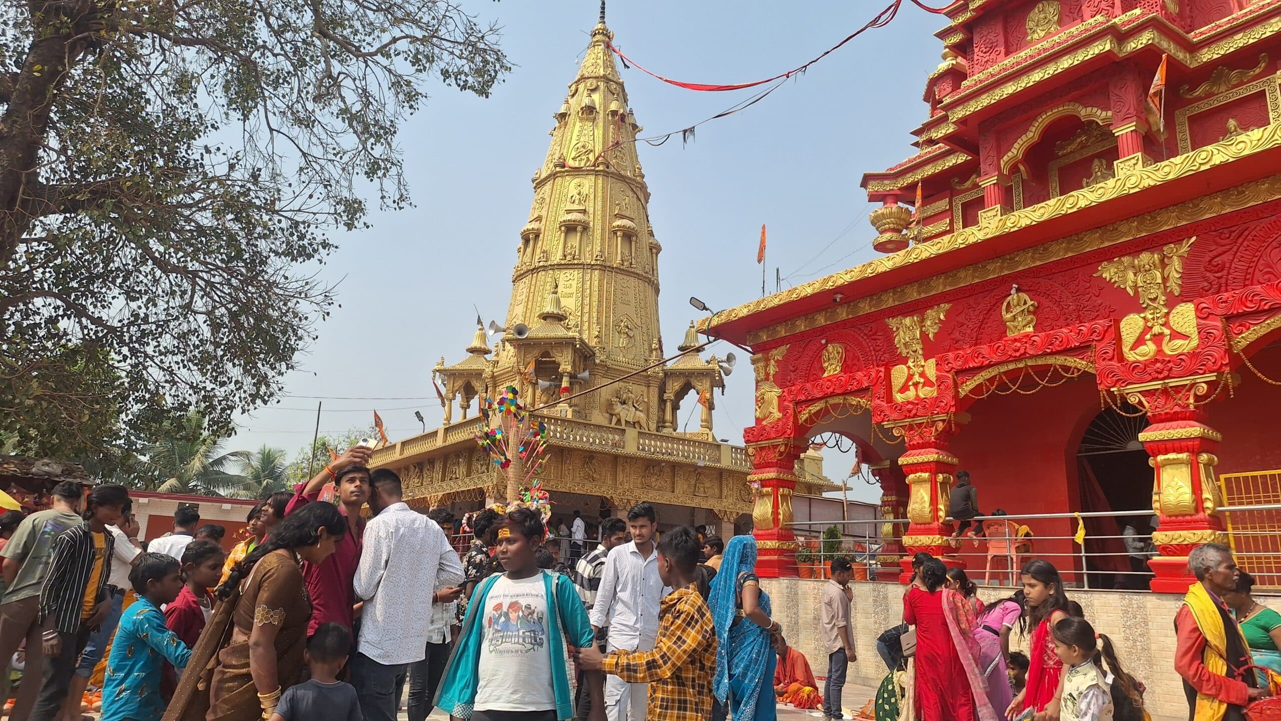 सुंदरनाथ धाम में श्रद्धालुओं की भीड़