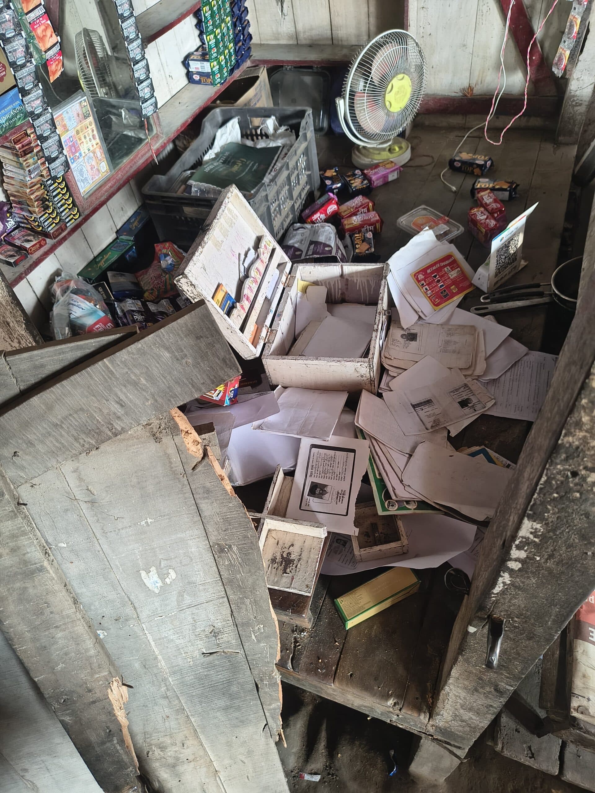 जेनरल स्टोर से नकदी समेत सामान की चोरी