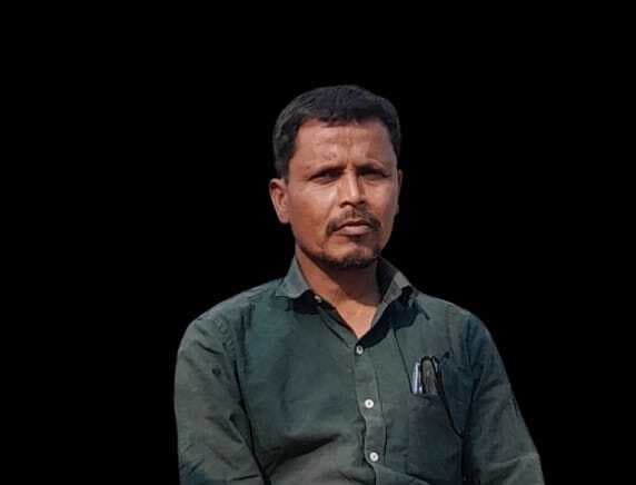 फुटपाथ दुकानदारों का तोड़ दिया आशियाना