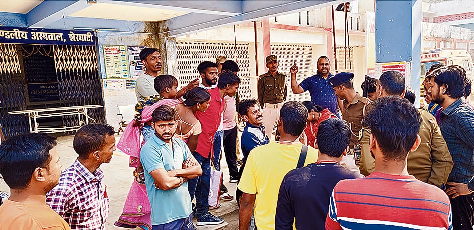 होली खेलने में मस्त रहीं नर्सें, तड़पती रही प्रसूता, नवजात की मौत