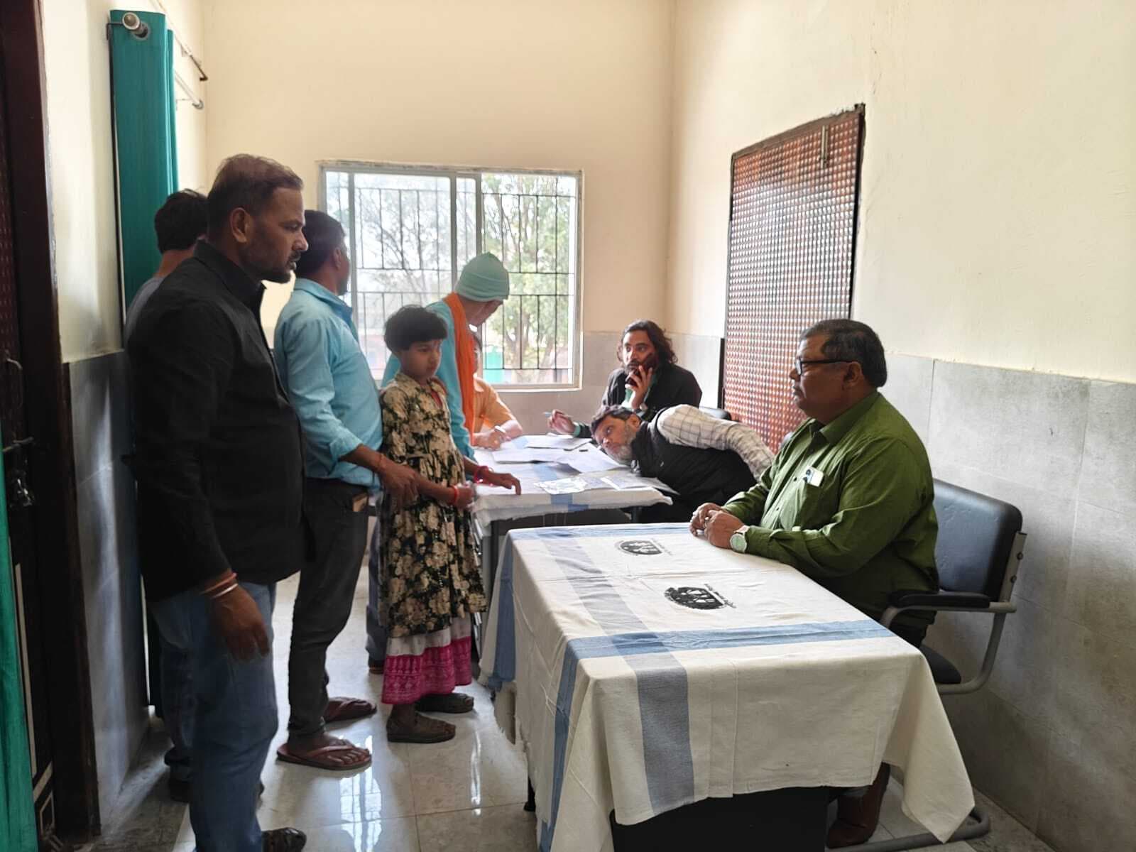 शिविर लगाकर 69 दिव्यांग लाभार्थियों को दिया प्रमाण पत्र