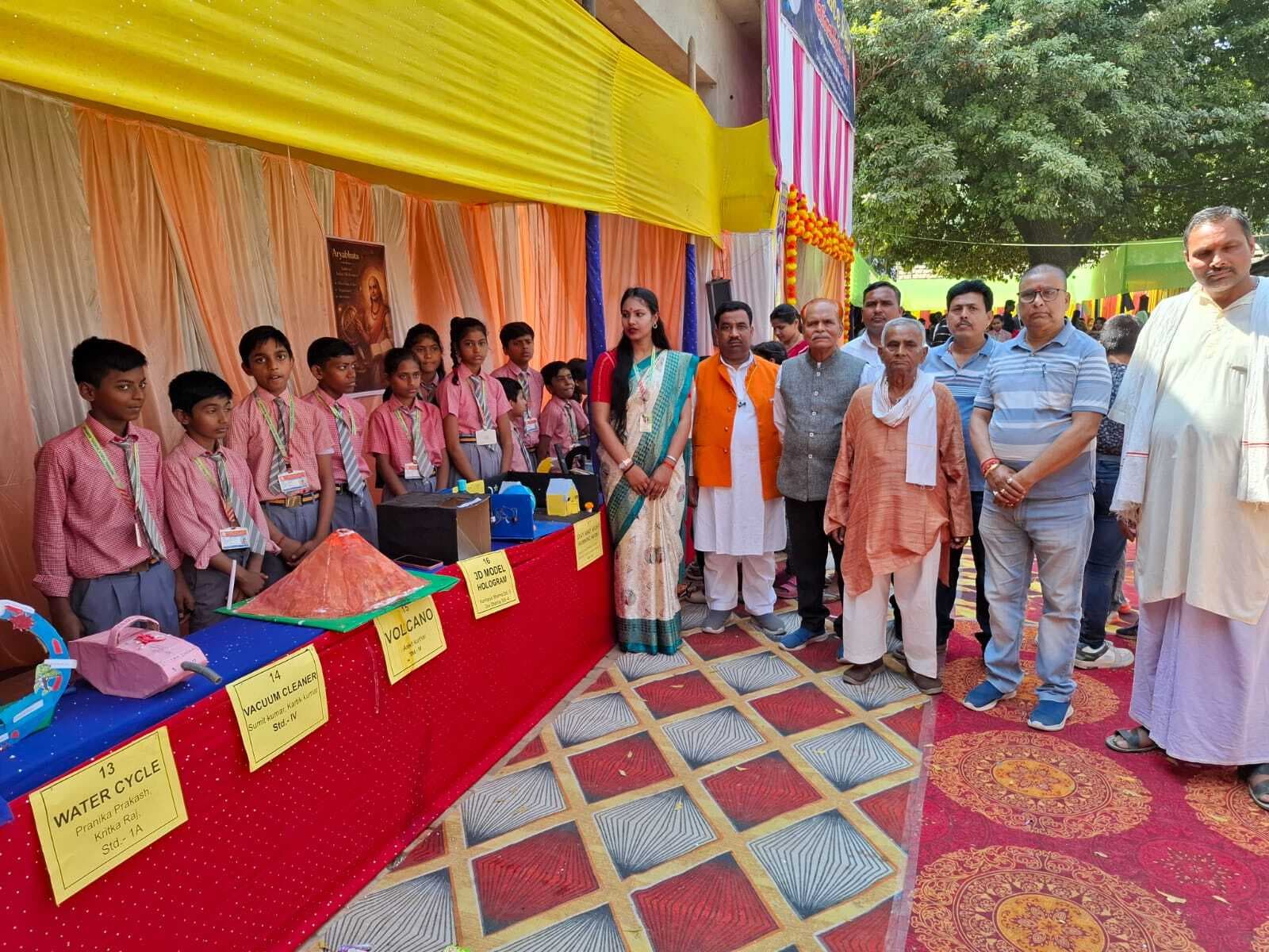 साइंस फेस्ट में छात्रों ने दिखायी अपनी प्रतिभा