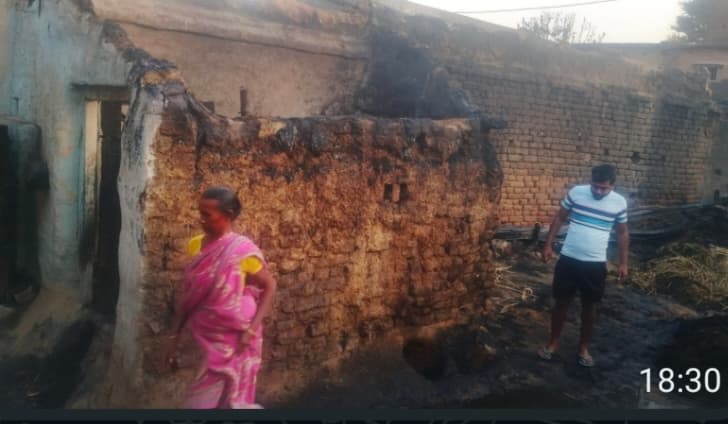 सुद्राक्षीपुर में रसोई घर में लगी आग, सामान जला