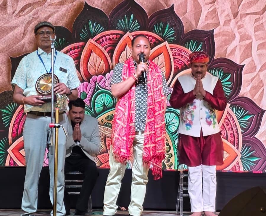 Giridih News :राजस्थानी लोकनृत्य ने बांधा समा