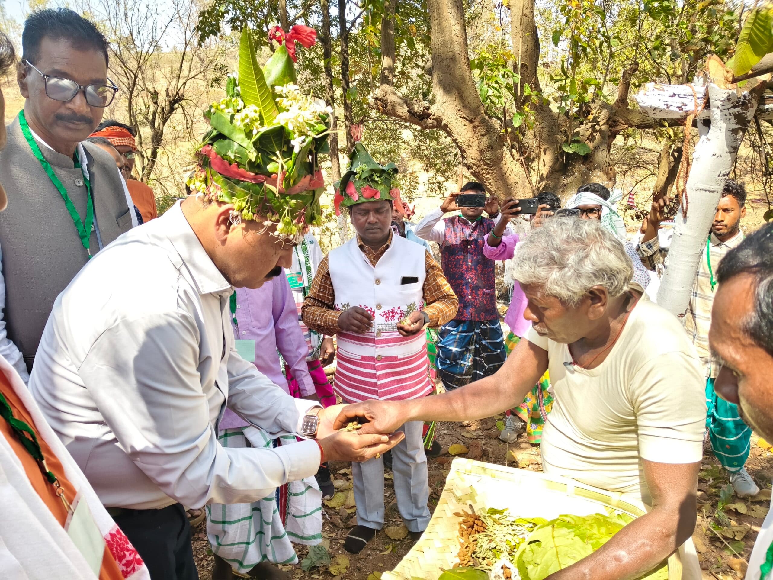Giridih News :बाहा पर्व प्रकृति, परंपरा और सामाजिक एकता का प्रतीक : मंत्री