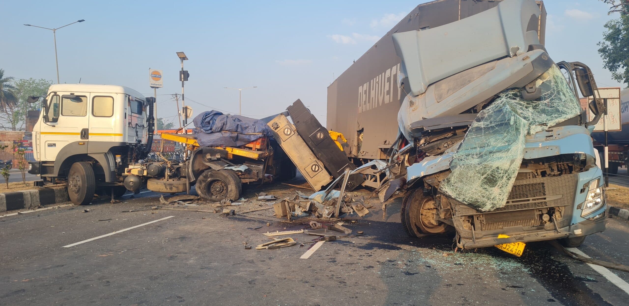 Dhanbad News: राजगंज में दो वाहन टकराये, सिक्स लेन सात घंटे जाम