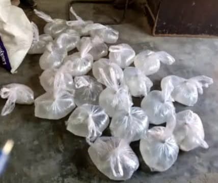 शराब व बाइक बरामद, तस्कर हुआ फरार