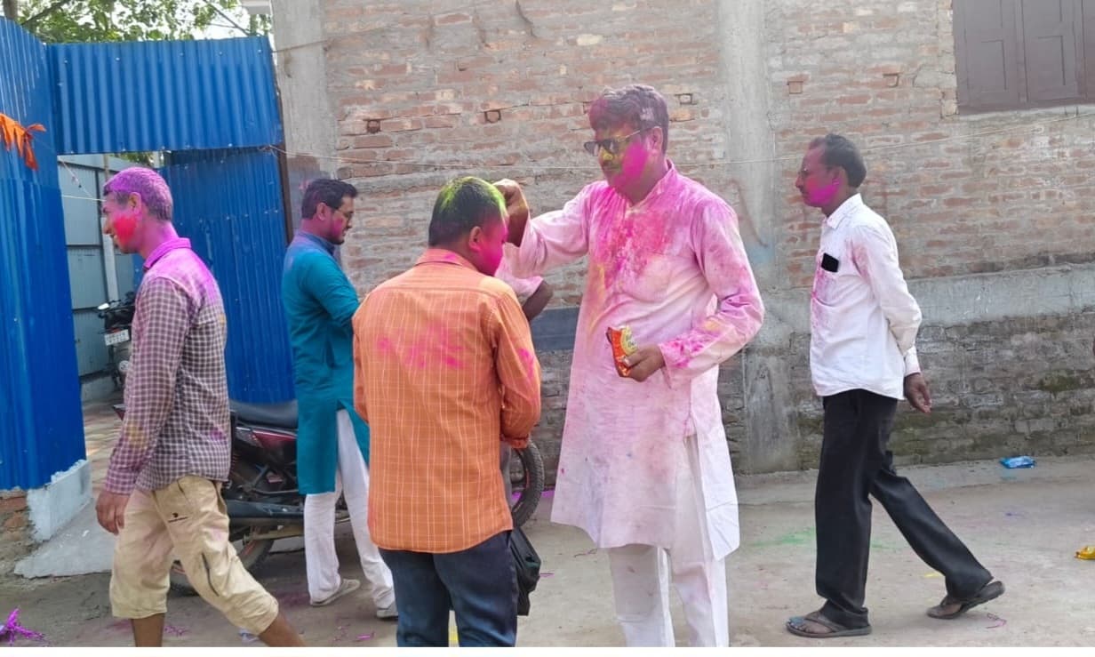 पौआखाली में साम्प्रदायिक सौहार्द के साथ मनी होली