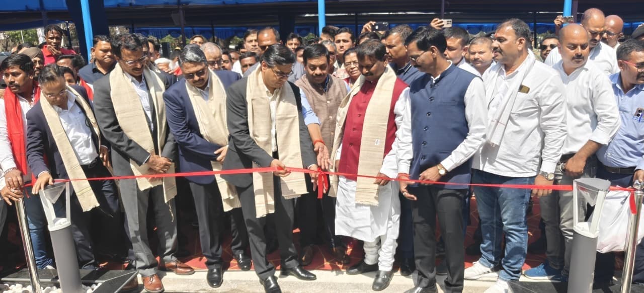 टाटा………… संस्थापक दिवस : एक दिन में 3140 यूनिट रक्त संग्रह का बनाया रिकॉर्ड