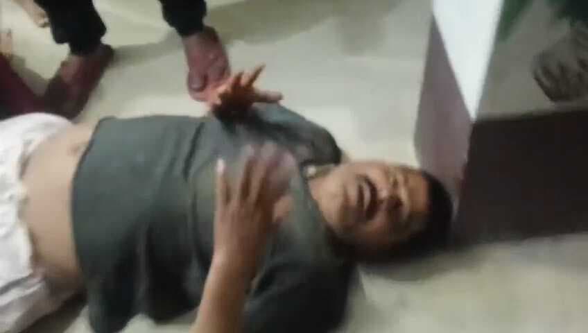 तेज रफ्तार बाइक ने बुजुर्ग को मारी टक्कर, डिक्की से मिली शराब