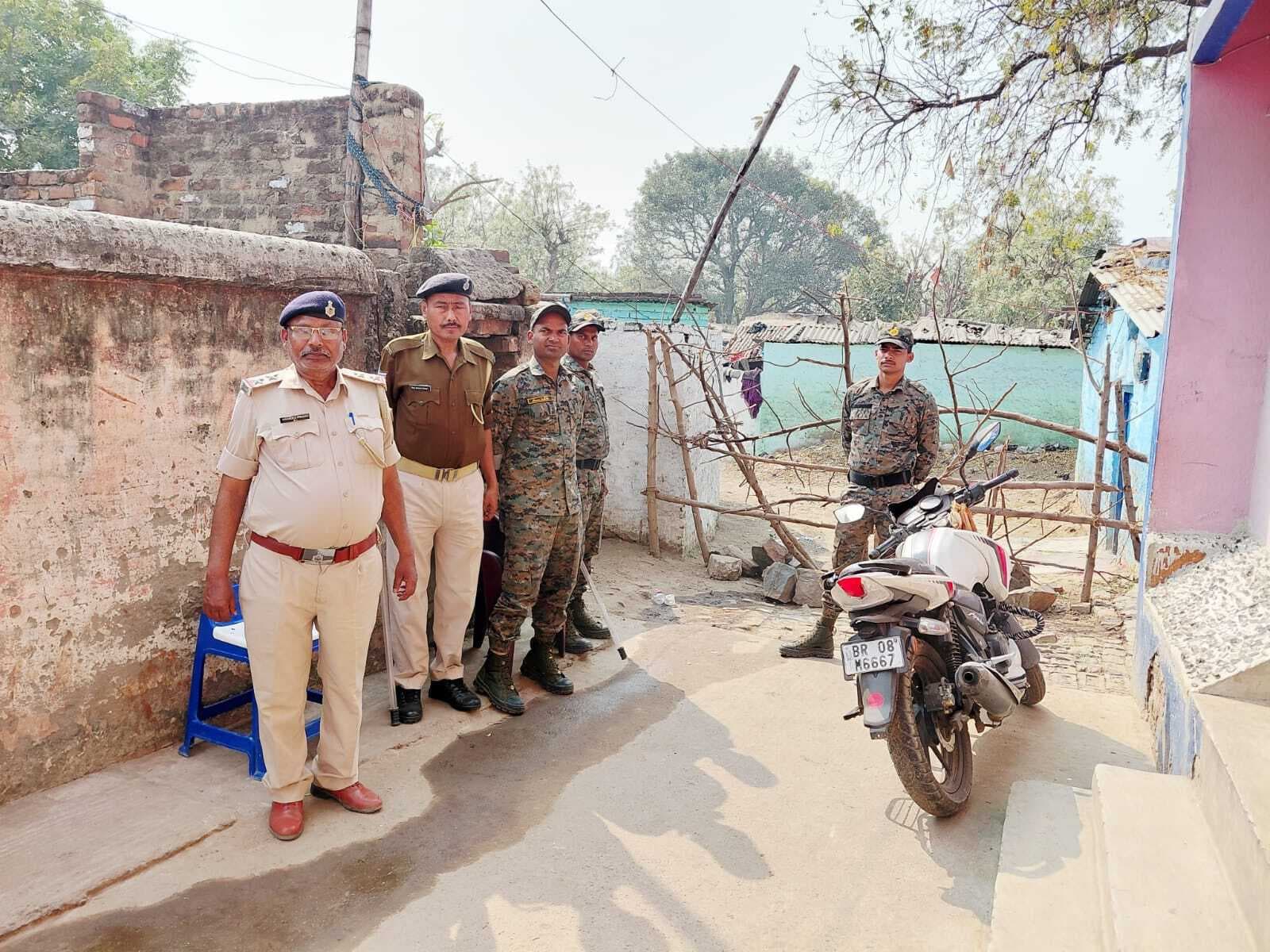 विवादित स्थल पर 48 घंटे से कैंप कर रही पुलिस