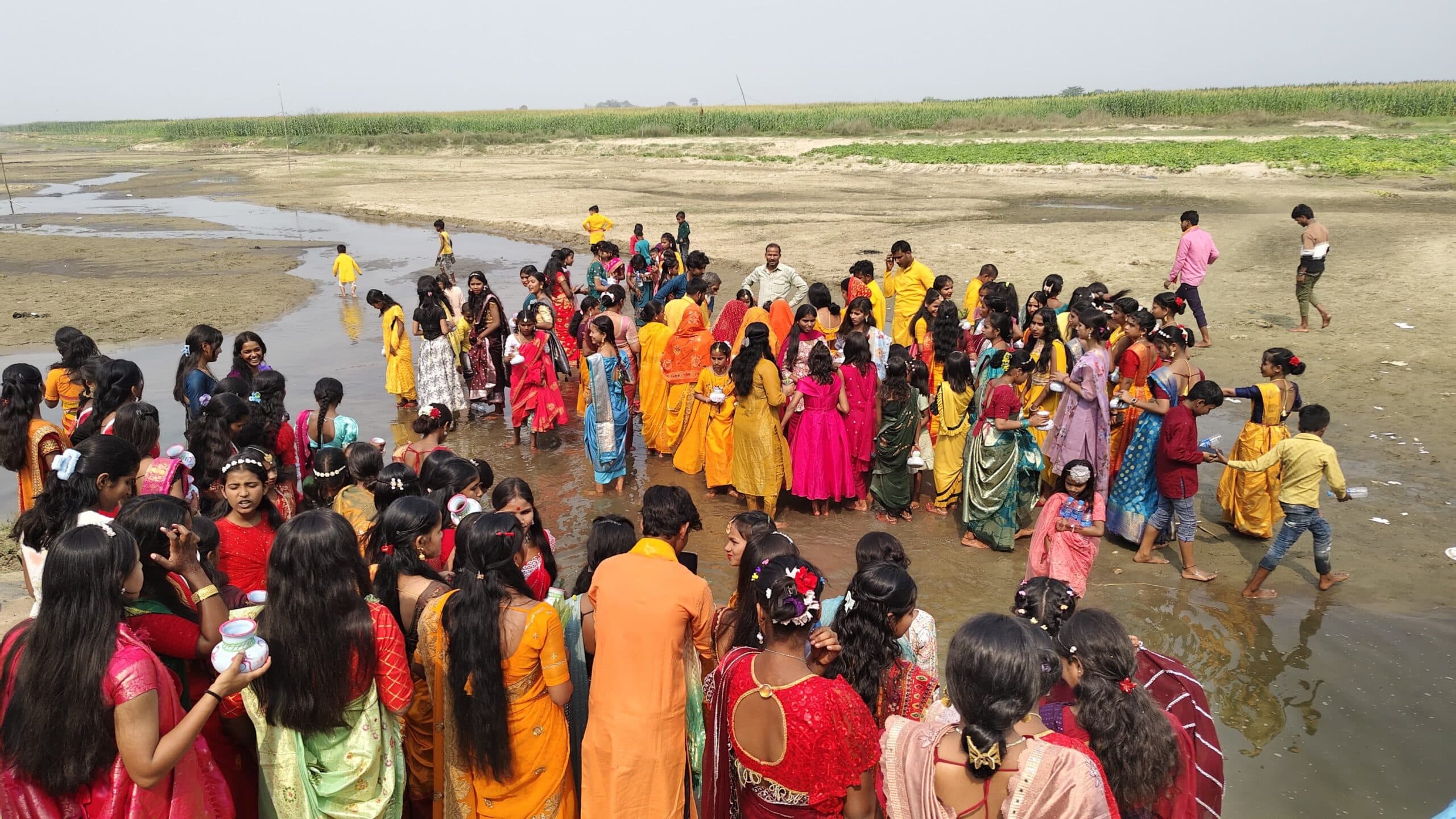 अष्टयाम व रामायण पाठ को ले निकी भव्य कलश यात्रा, 151 महिला हुई शामिल