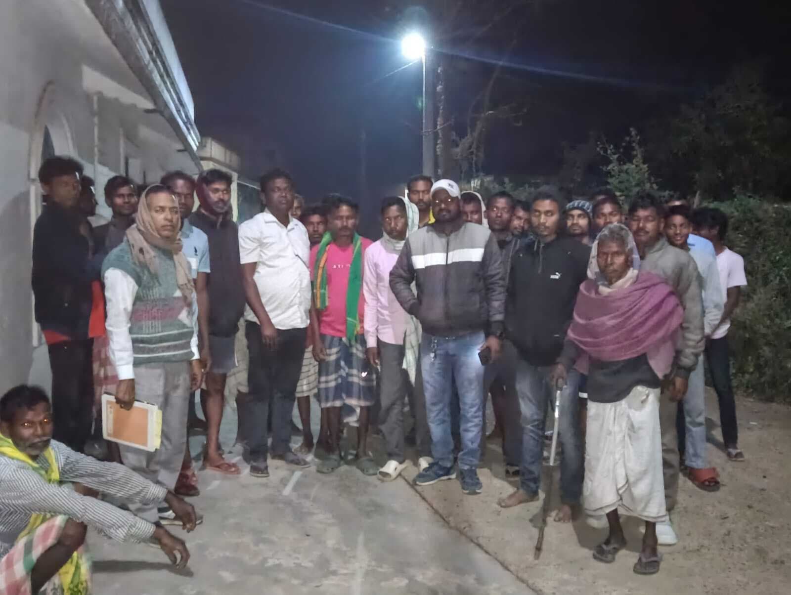 East Singhbhum News : गिधिबिल में शराब बंदी का बिगुल, ग्रामीणों की चेतावनी से माफियाओं में मचा हड़कंप