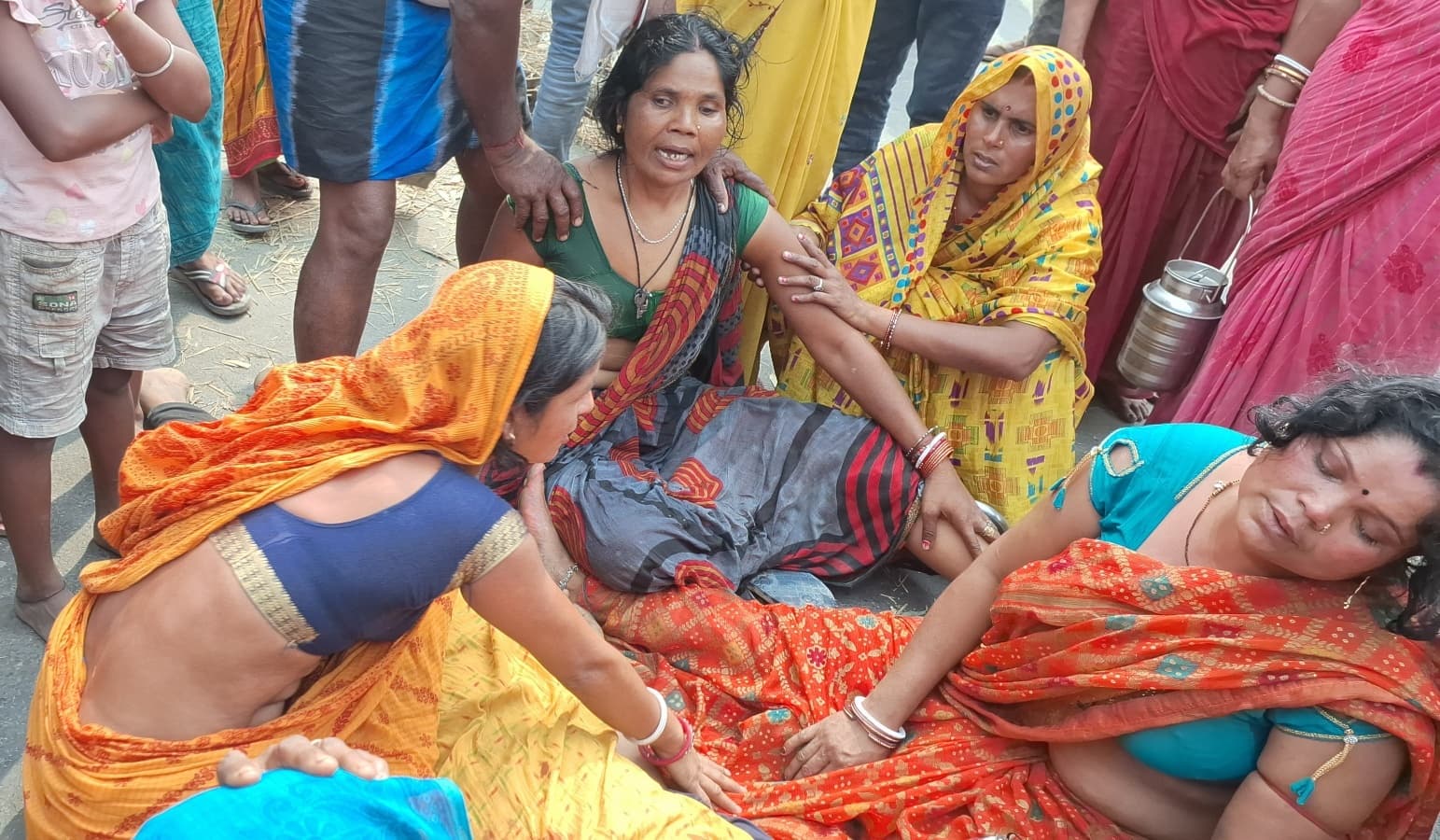 एनएच-31 समेली विषहरी स्थान के पास पिकअप से कुचल युवक की मौत