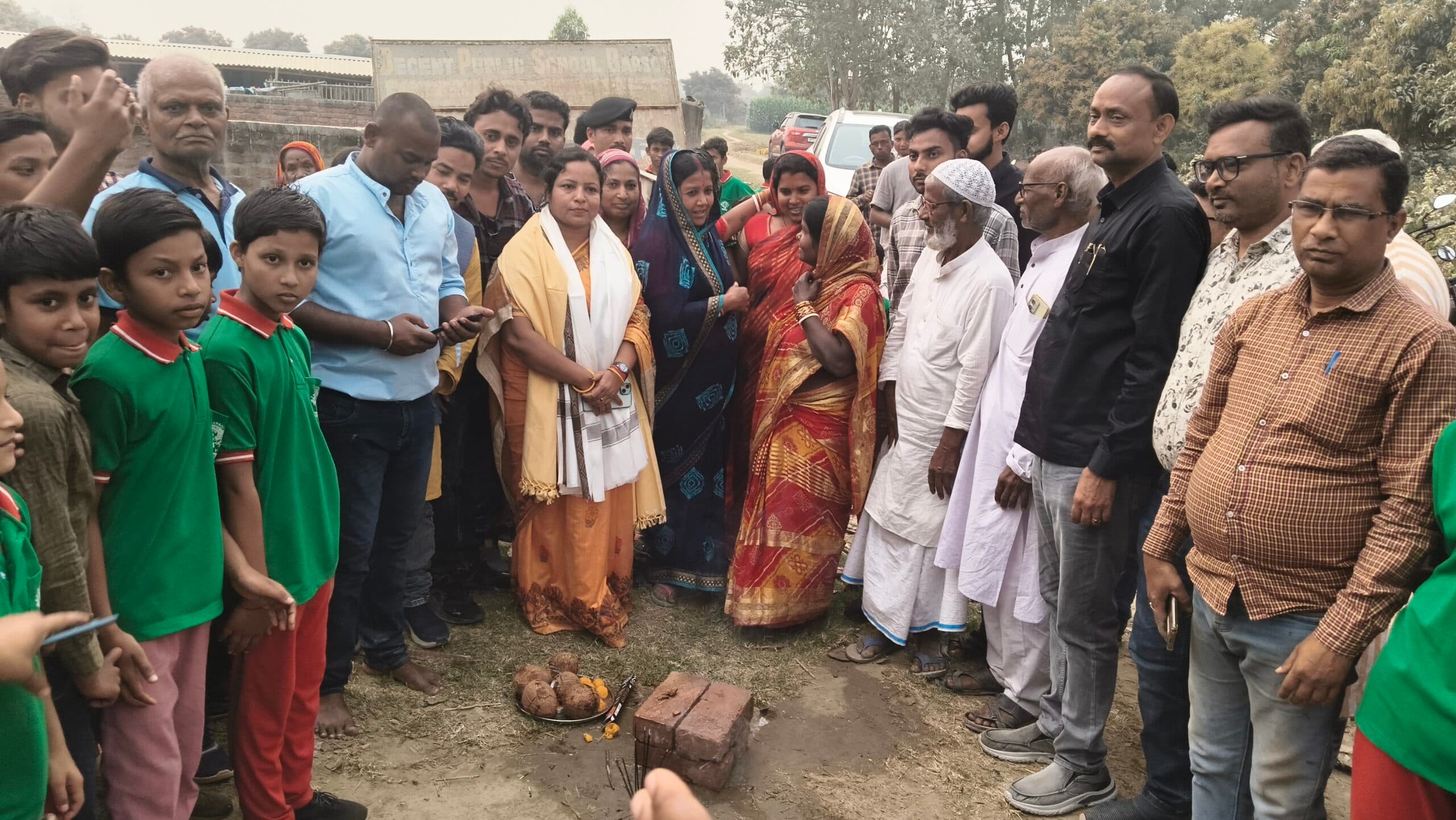 विधायक ने सड़क निर्माण का किया शिलान्यास