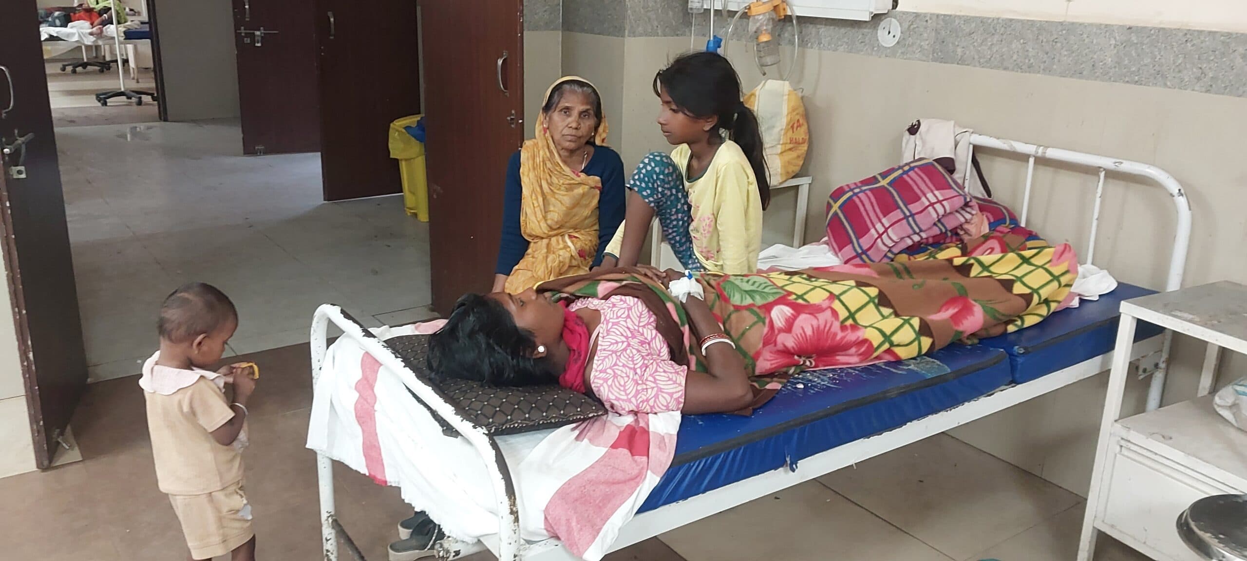 घरेलू विवाद से तंग महिला ने खाया जहर, भर्ती